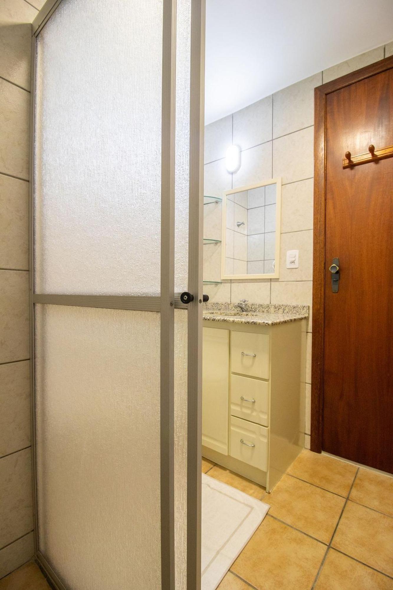 Pgb74 - 2dorm, Climatizado, Churrasq , Av Brasil Apartamento *